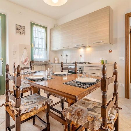 Casa Vacanze Dalla Ci Capezzano Pianore Exteriör bild
