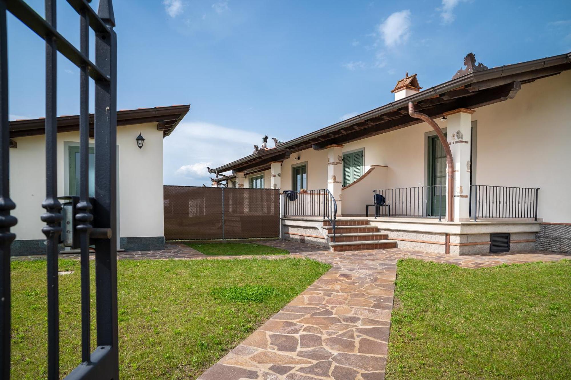 Casa Vacanze Dalla Ci Capezzano Pianore Exteriör bild